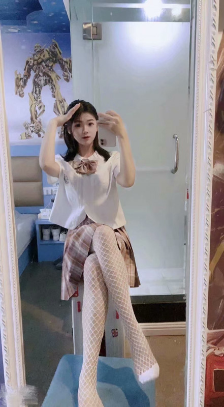 武汉大奶嫩妹
